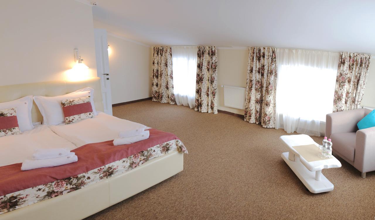 Hotel&Restaurant Premium Club Jaremtje Exteriör bild